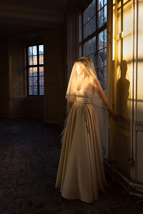 Dail sìoda nan seachd dualan guirmeanach/ Silk meadow of the seven blue strands